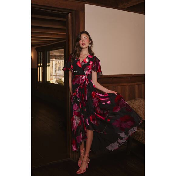 NEW NWT Hutch Nataly Wrap Midi Dress Velvet Floral Burnout Size Medium - Picture 1 of 4